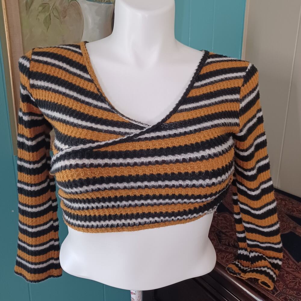 TIMING Women's Twist Tie Striped Crop Top Flutter Sleeves Sz Large